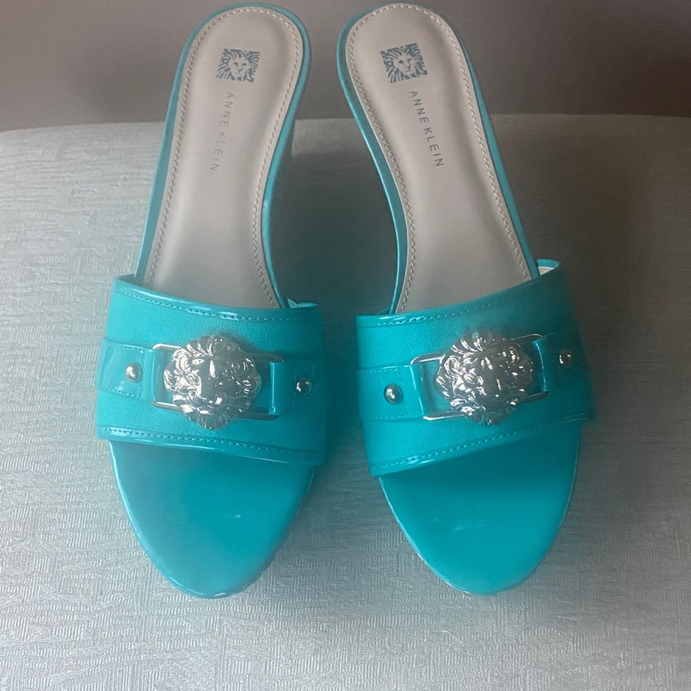 Anne Klein Platform